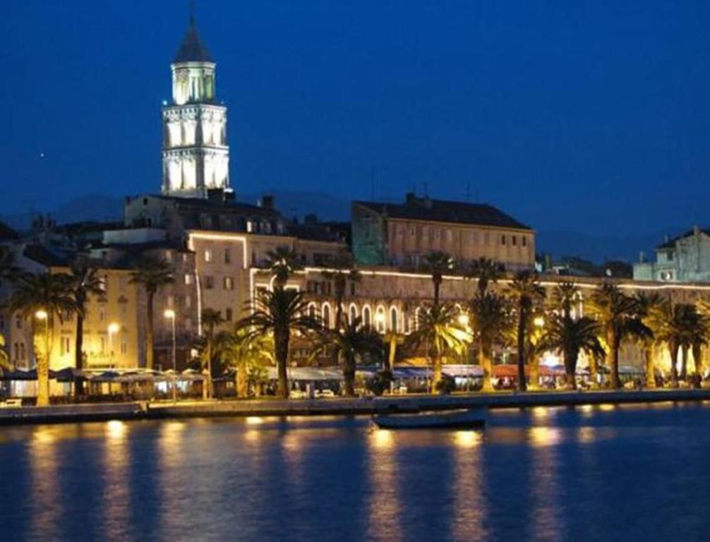 Blue Tree Rooms Split Bagian luar foto